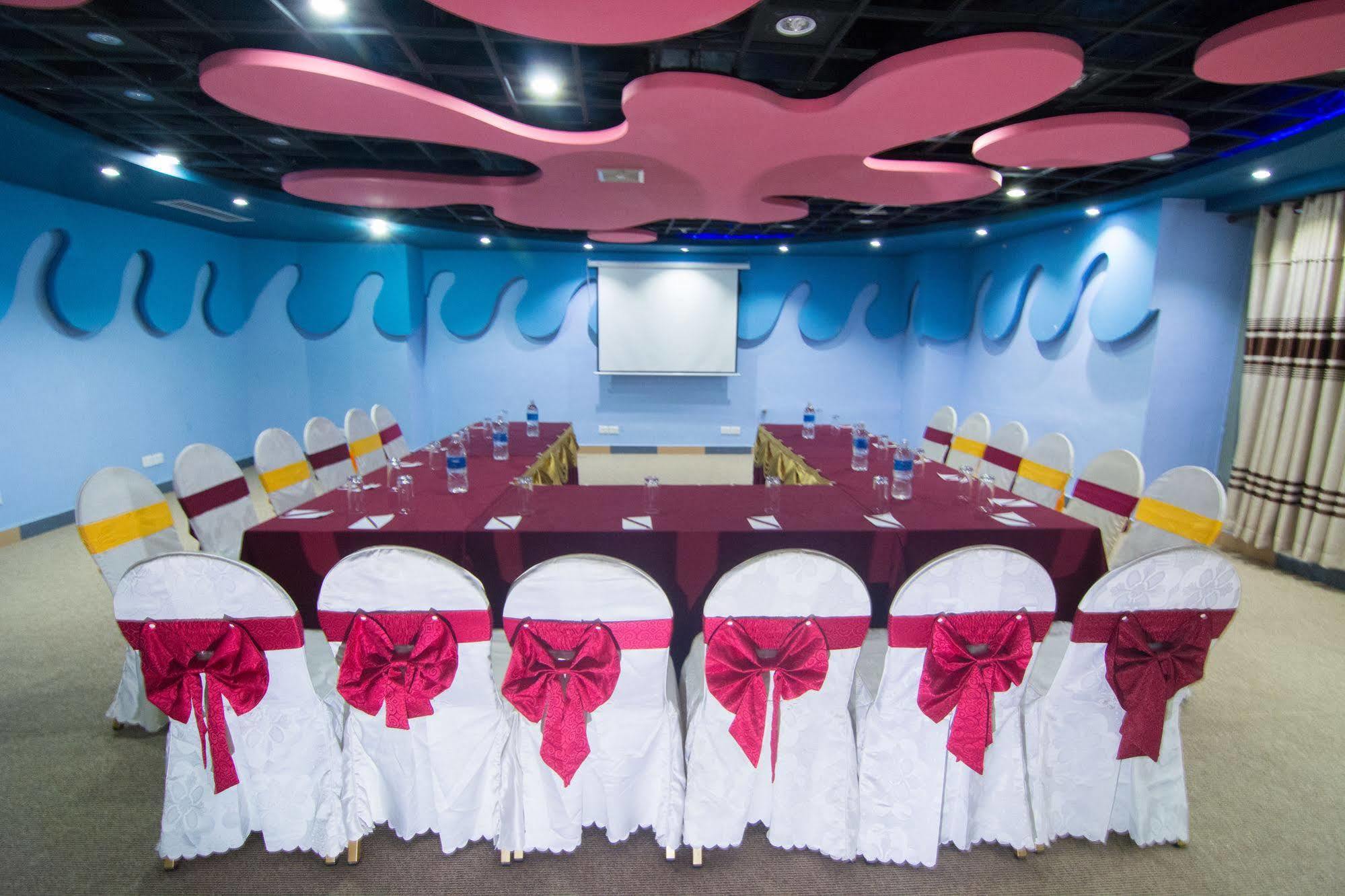 The Amadablam Hotel Kathmandu Exterior foto