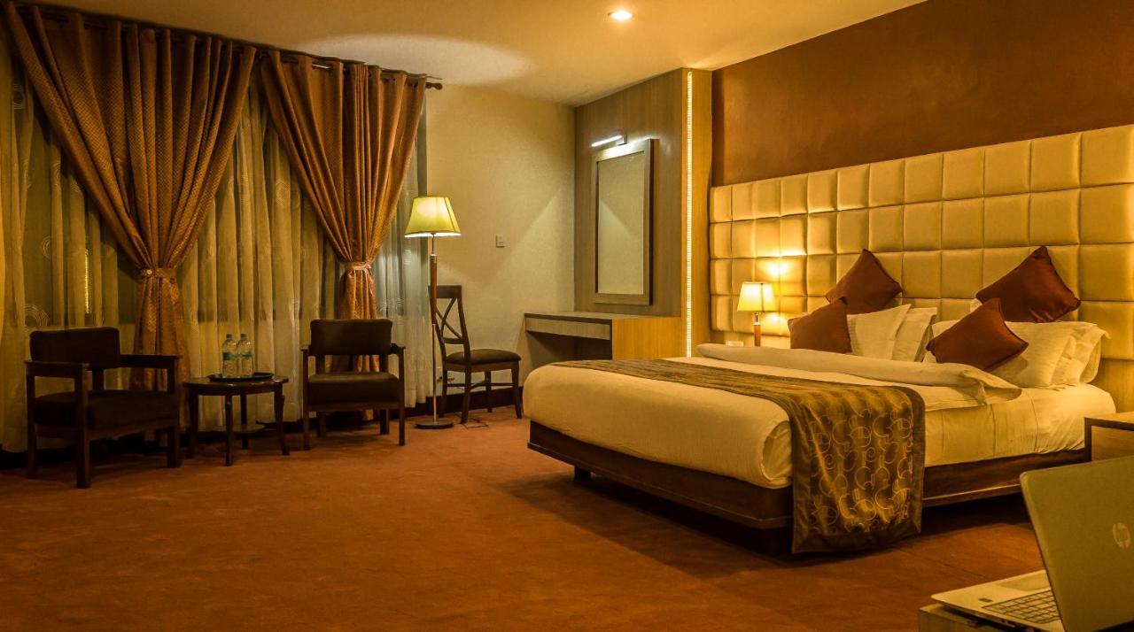 The Amadablam Hotel Kathmandu Exterior foto